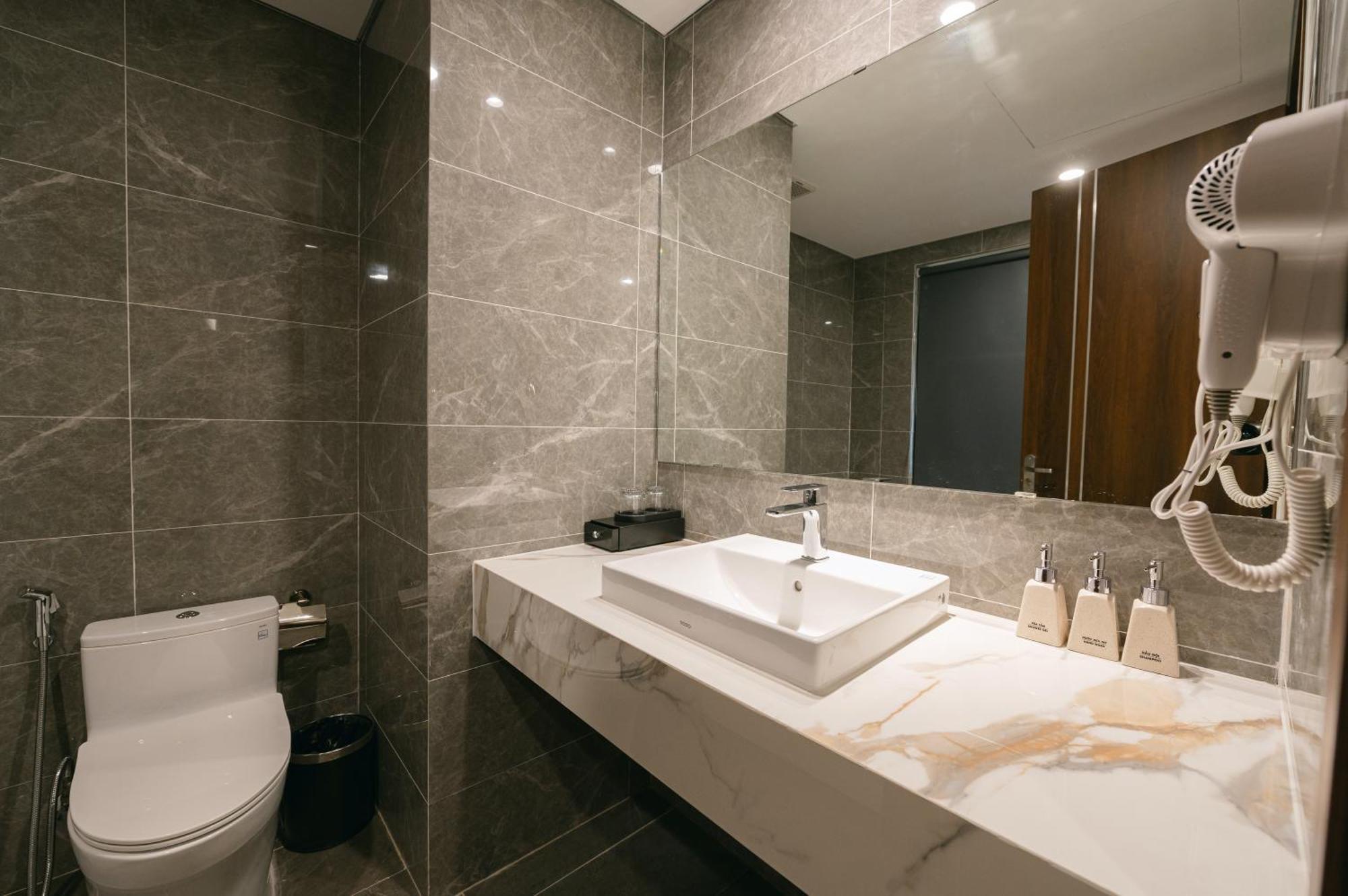 Love St - Hanoi Hotel מראה חיצוני תמונה
